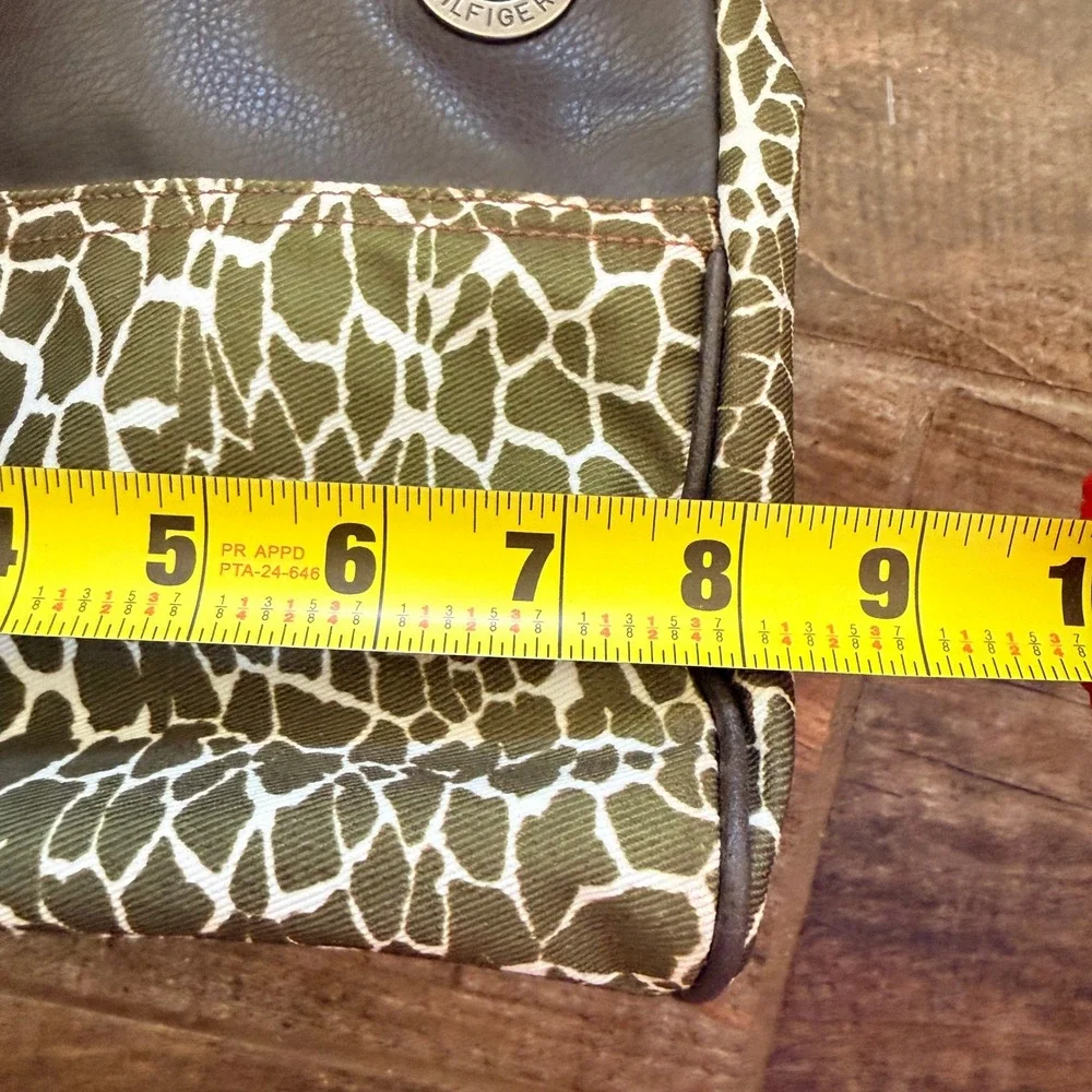 Tommy Hilfiger Womens Y2K Olive Green Brown Giraffe Print Satchel Handbag, Small